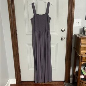 Chic lavender jumpsuit with pockets